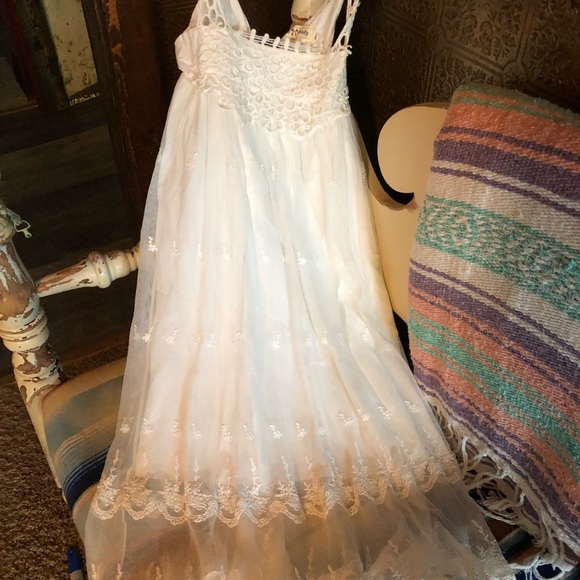 Lace flower girl dress - Picture 2 of 2